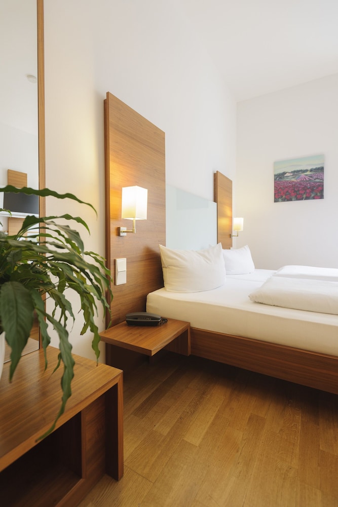 HOTEL AUGUSTINER TOR 20/55