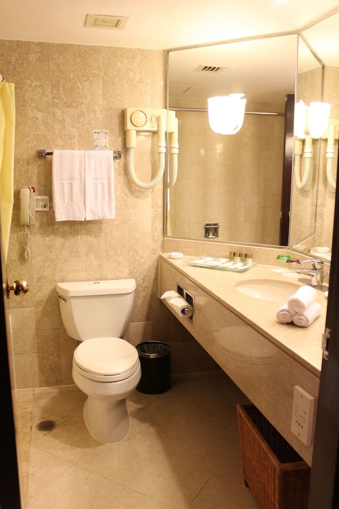 غرفة سوبيريور بسرير كينج، Jin Jiang Tower Hotel 9/10