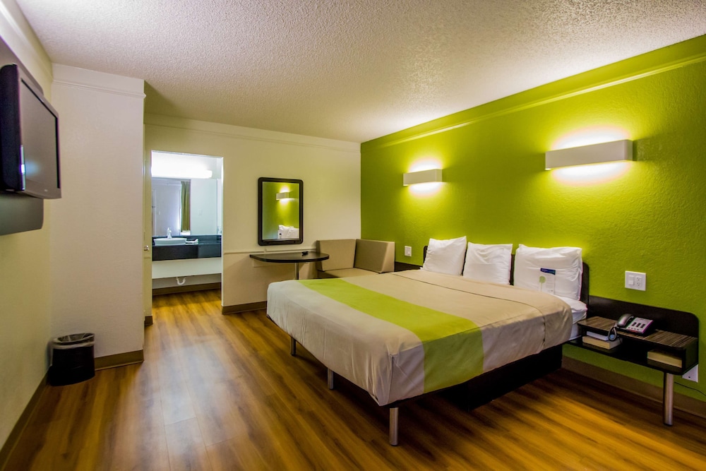 Motel6 Austin, TX - Midtown 12/27