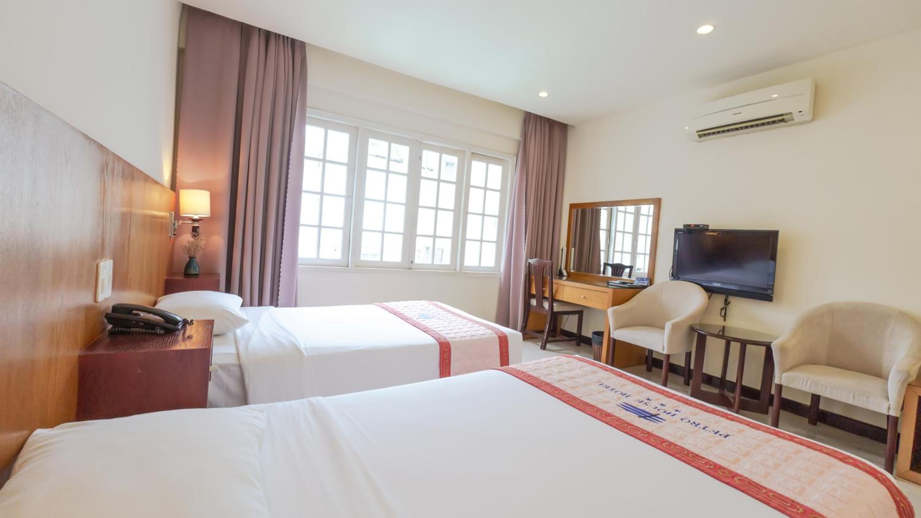 Standard, Twin Beds