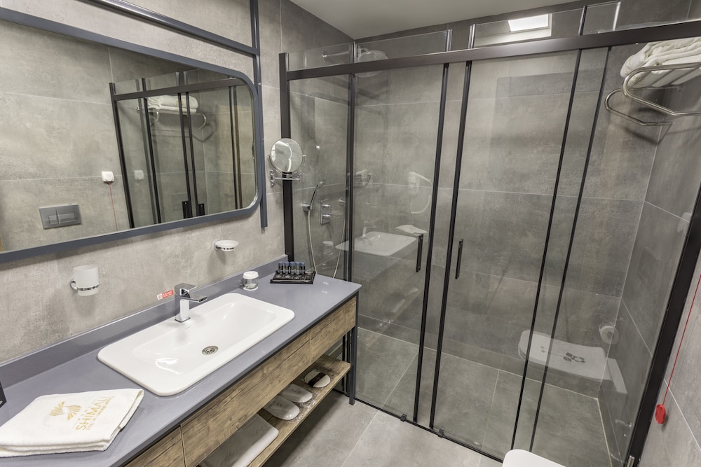 Shimall Hotel 40/44
