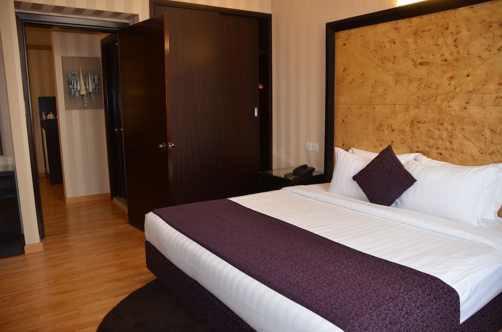 فندق جولدن نيو كونتيننتال EX: فندق الحياة جدة كونتيننتال(Al Hyatt Jeddah Continental Hotel) 4/33