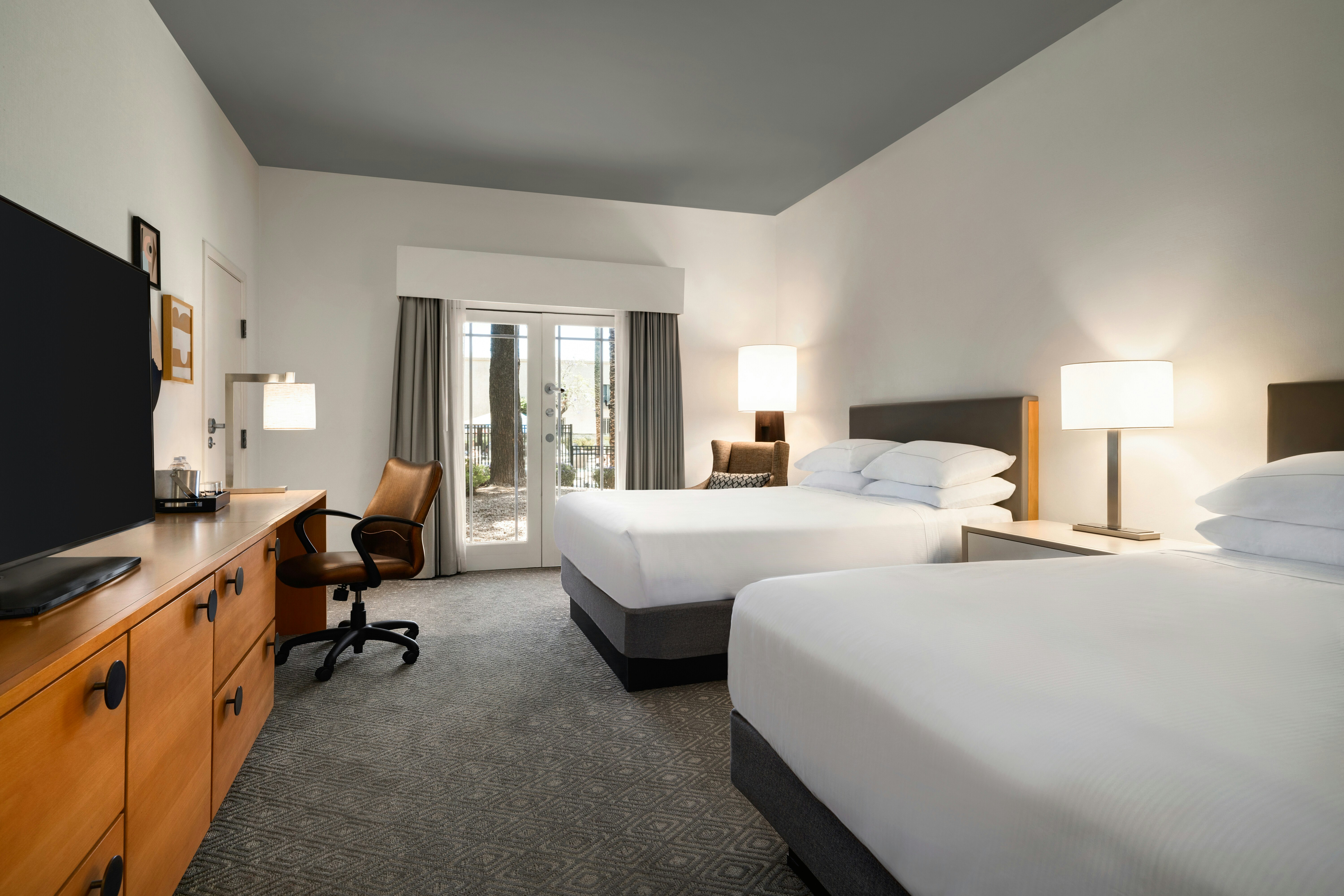 DELUXE, 2 QUEEN BEDS