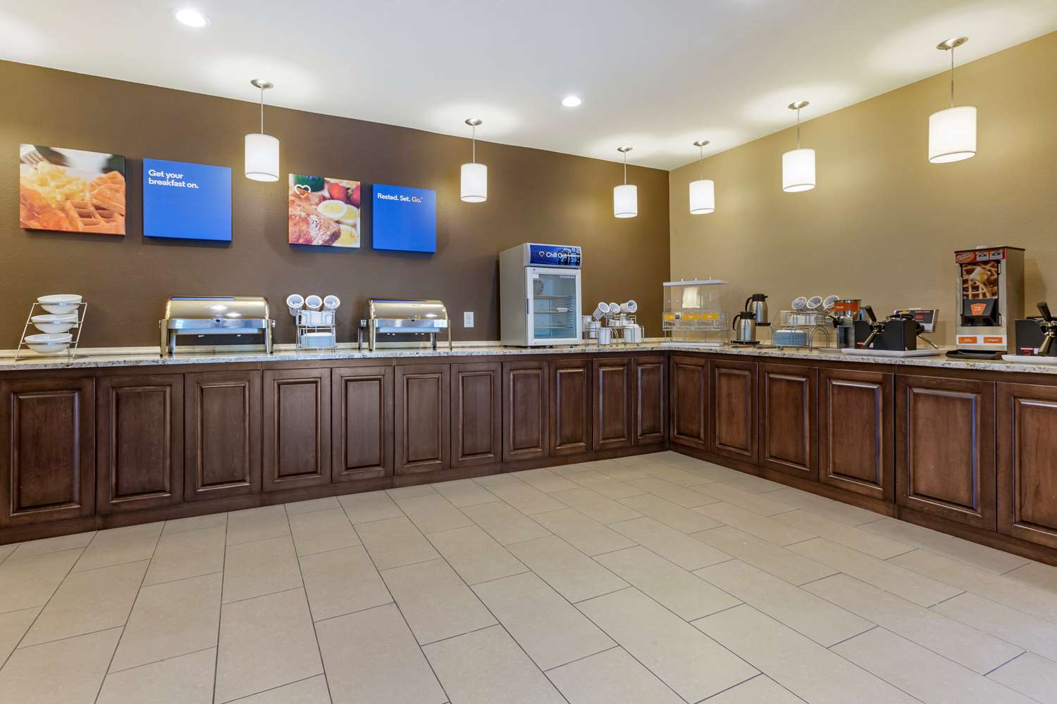 COMFORT INN & SUITES NEAR MT. RUSHMORE 27/34
