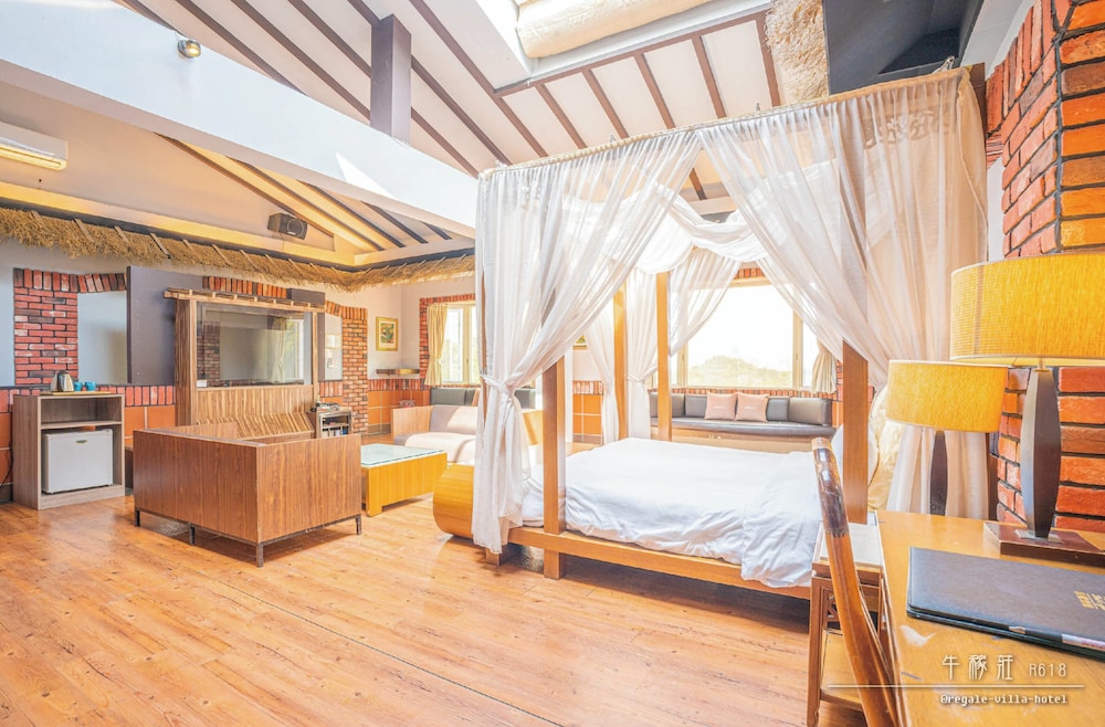 2 BEDROOMS, DELUXE, QUADRUPLE