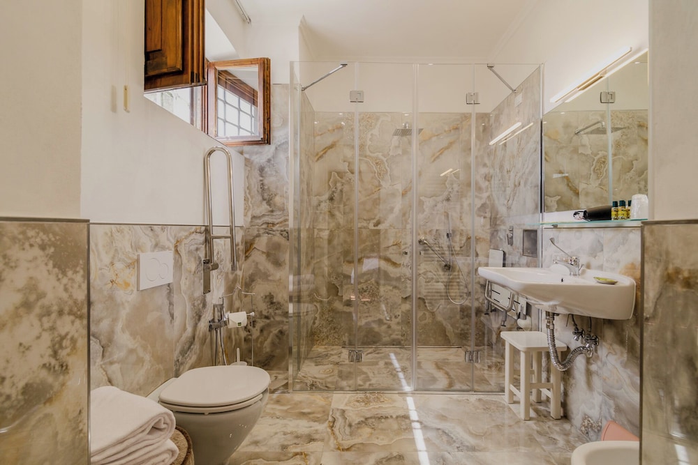 Villa Lecchi 48/50