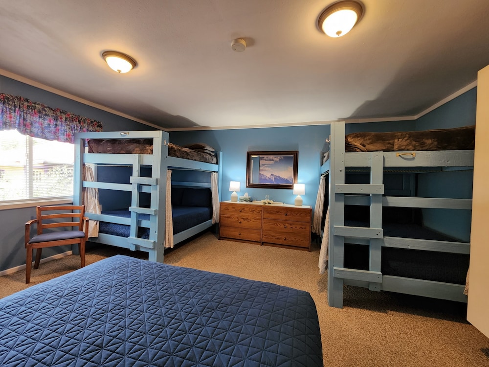 Inn the Clouds Hostel & Inn 42/75