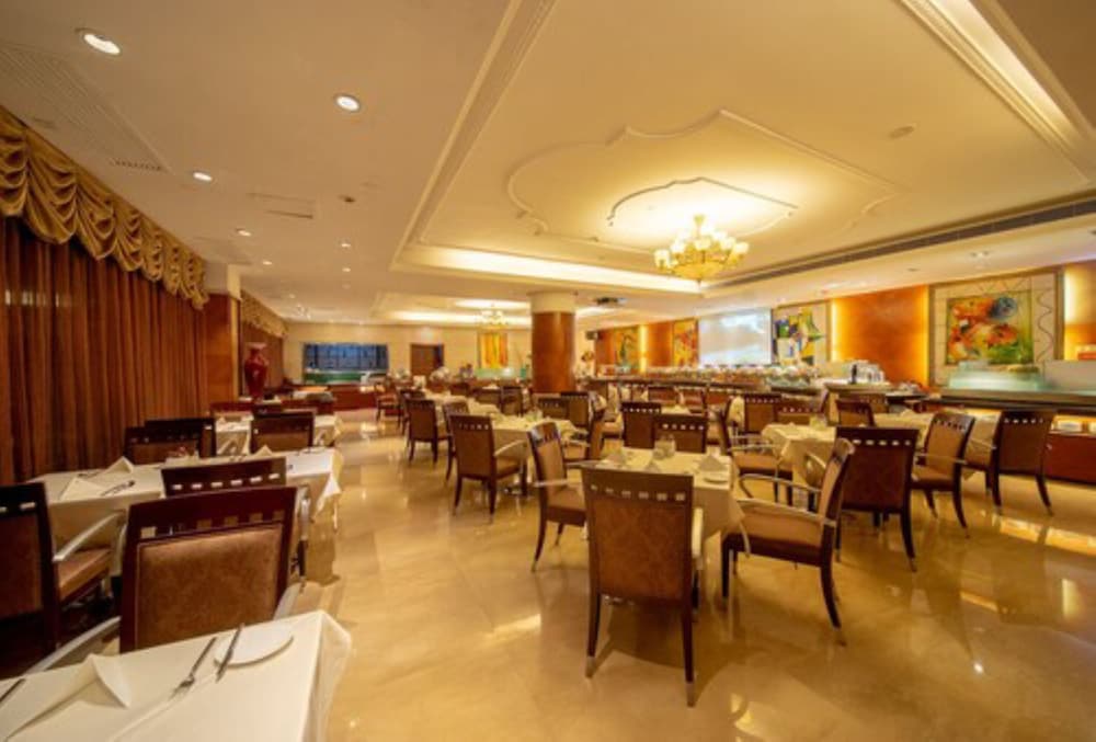 GRAND INTERNATIONAL HOTEL 33/46