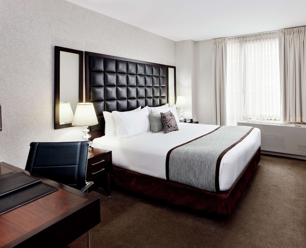 Distrikt Hotel New York City Tapestry Collection by Hilton 9/31
