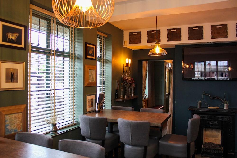 The White Hart 28/50