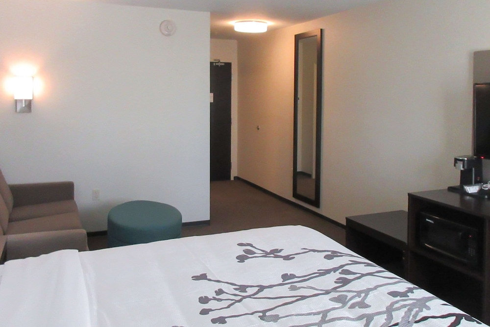 Sleep Inn & Suites Chiloquin-Crater Lake Junction 17/32