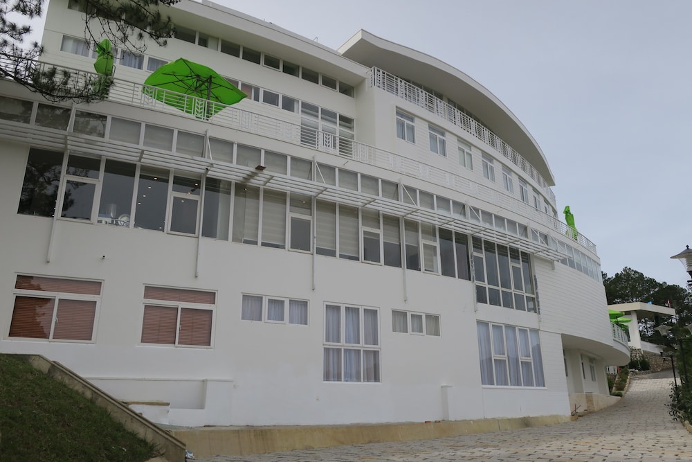 Thuy Hoang Nguyen Hotel Resort & Spa 4/75