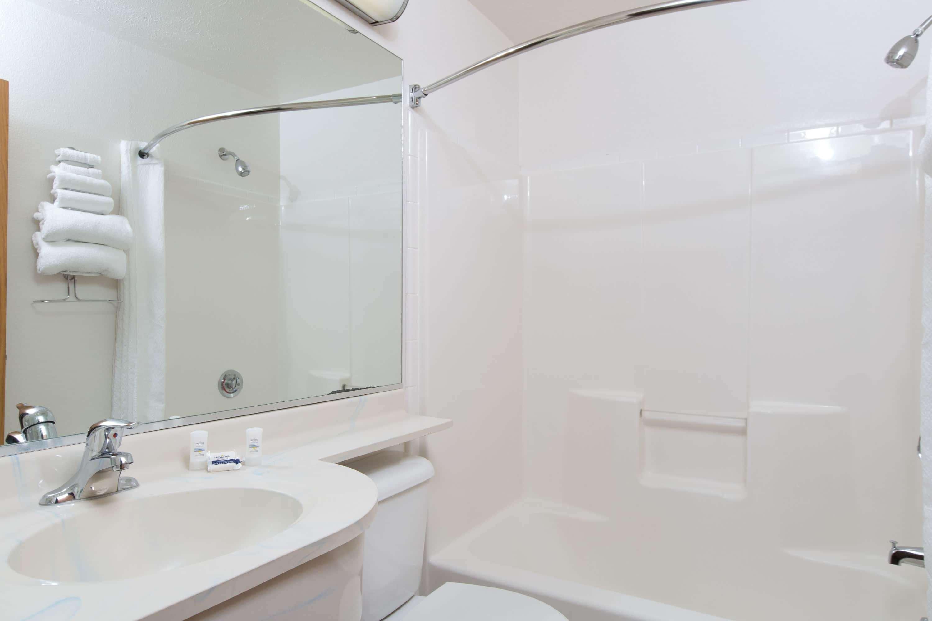 Baymont Inn & Suites by Wyndham Anchorage Airport 12/17