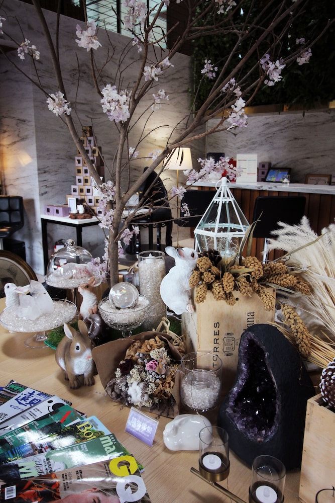 Aeris International Hotel photo4