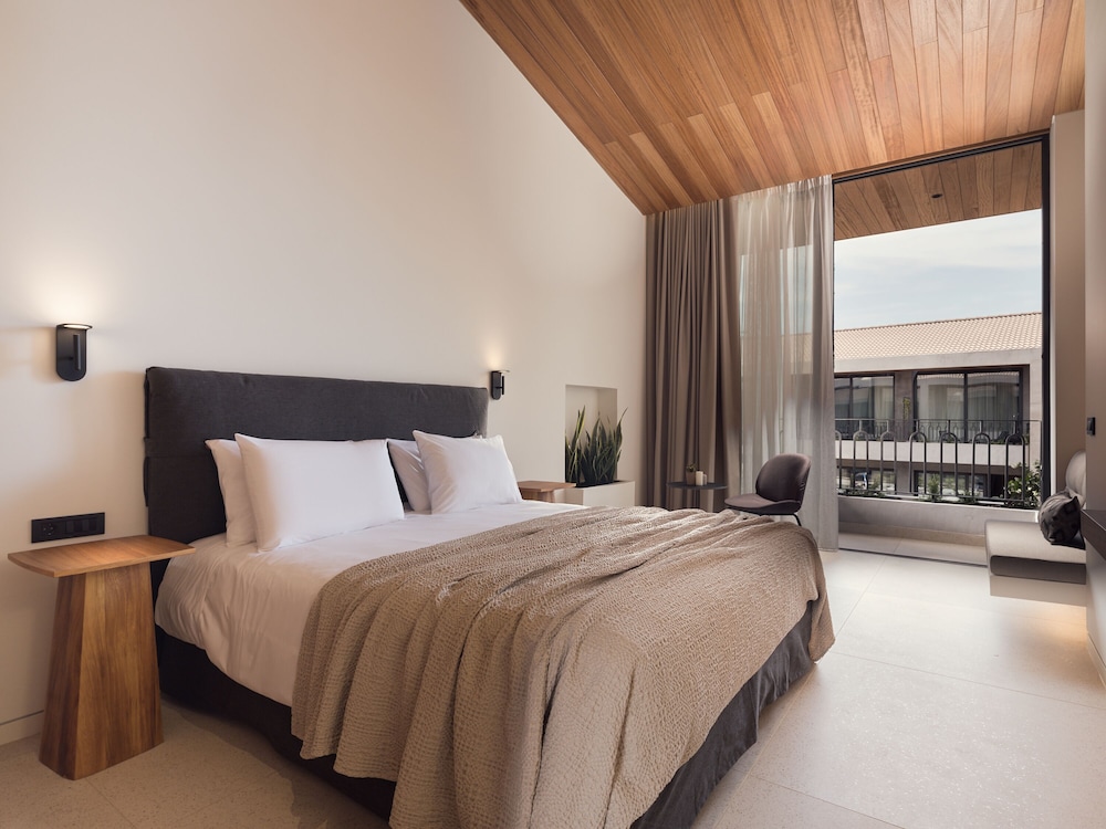 SUITE UPPER FLOOR