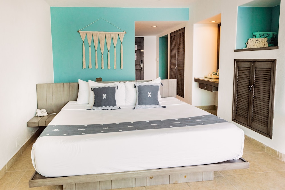 Hotel B Cozumel 12/70