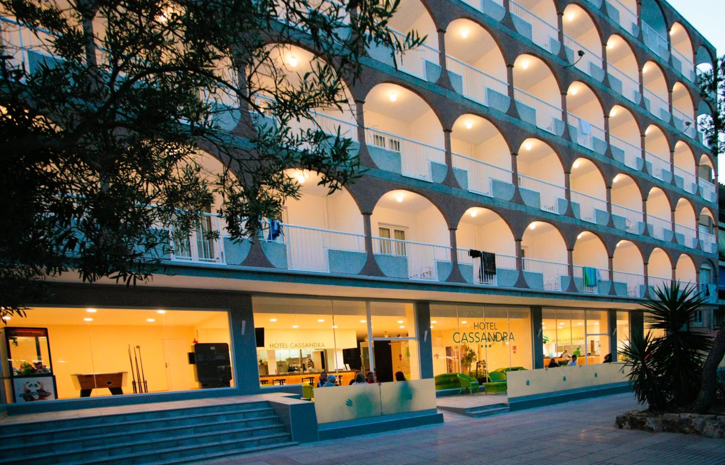 Hotel Cassandra Formerly Hotel Santa Monica 5/50