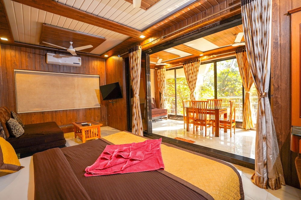 HOTEL KUMAR PLAZA 13/50