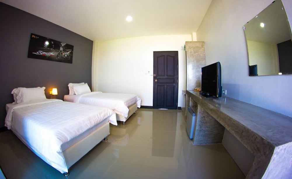 Plus Hotel 22/45