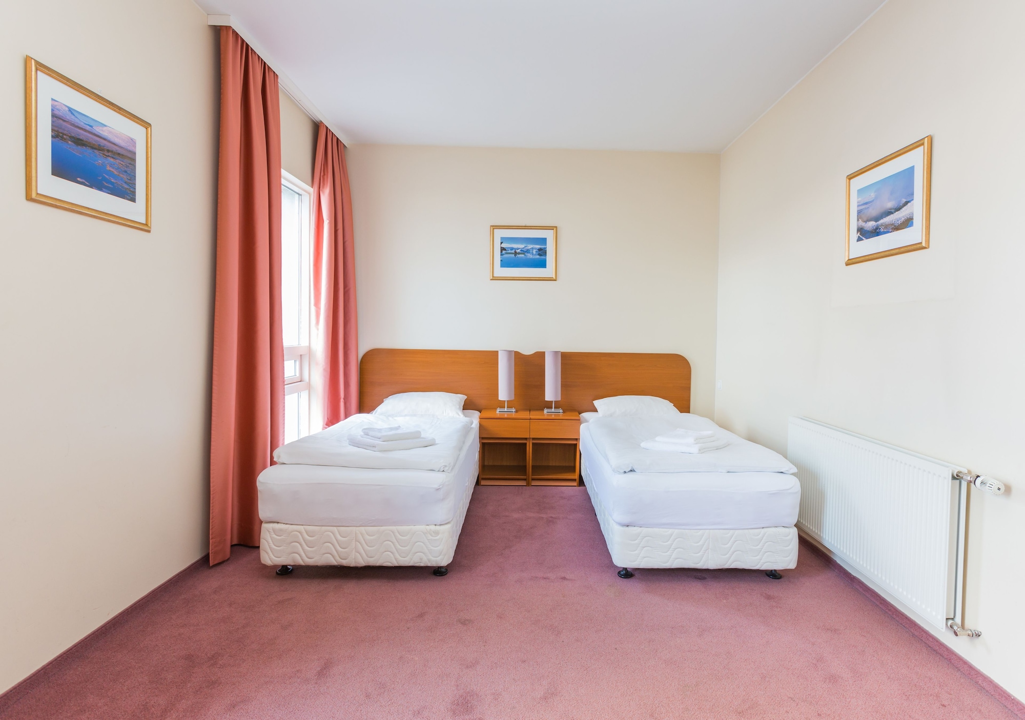 ROOM, QUADRUPLE
