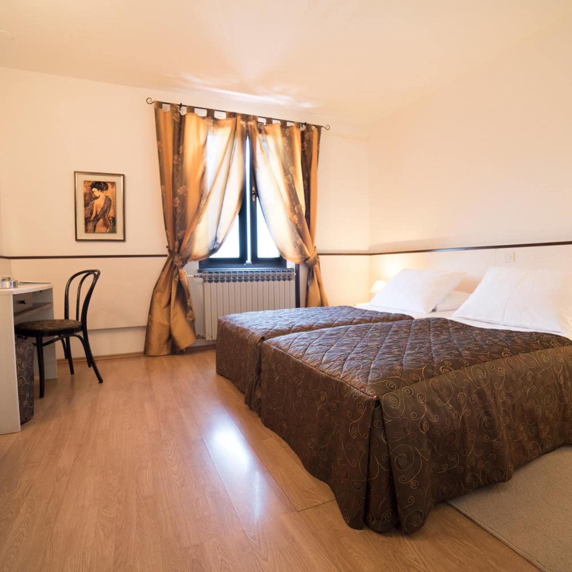 Standard, Double or Twin Bed, Sea Side