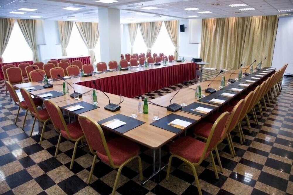 Nican Resort Hotel 40/50