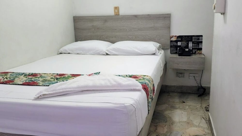 Hotel Macedonia Plaza 12/25
