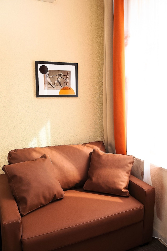 Hotel Red Fox 49/61