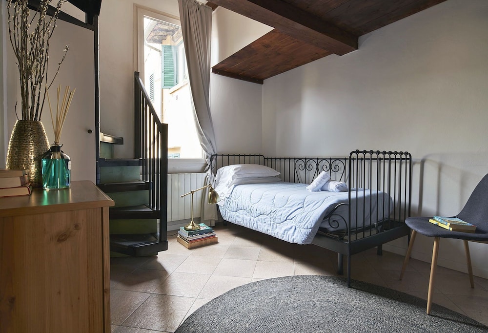 A Few Steps to The Duomo Majestic 5BD Apt 2/29