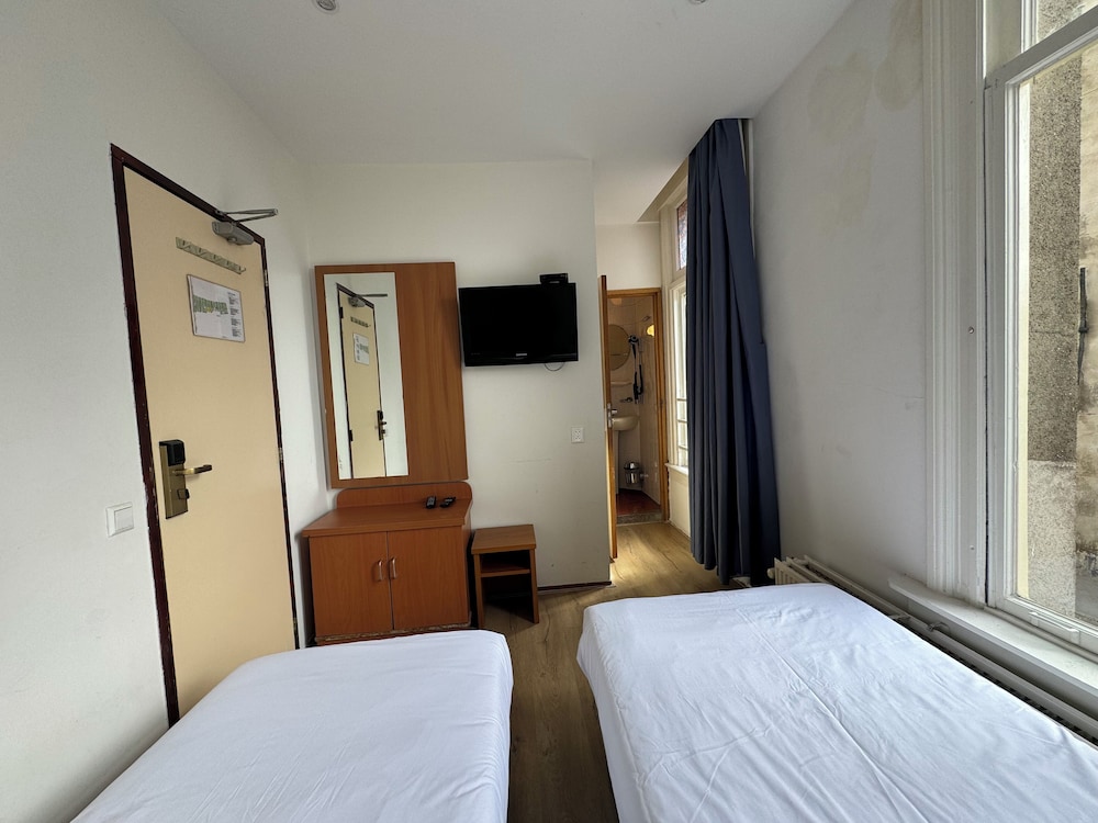 Di-Ann Hotel 28/67