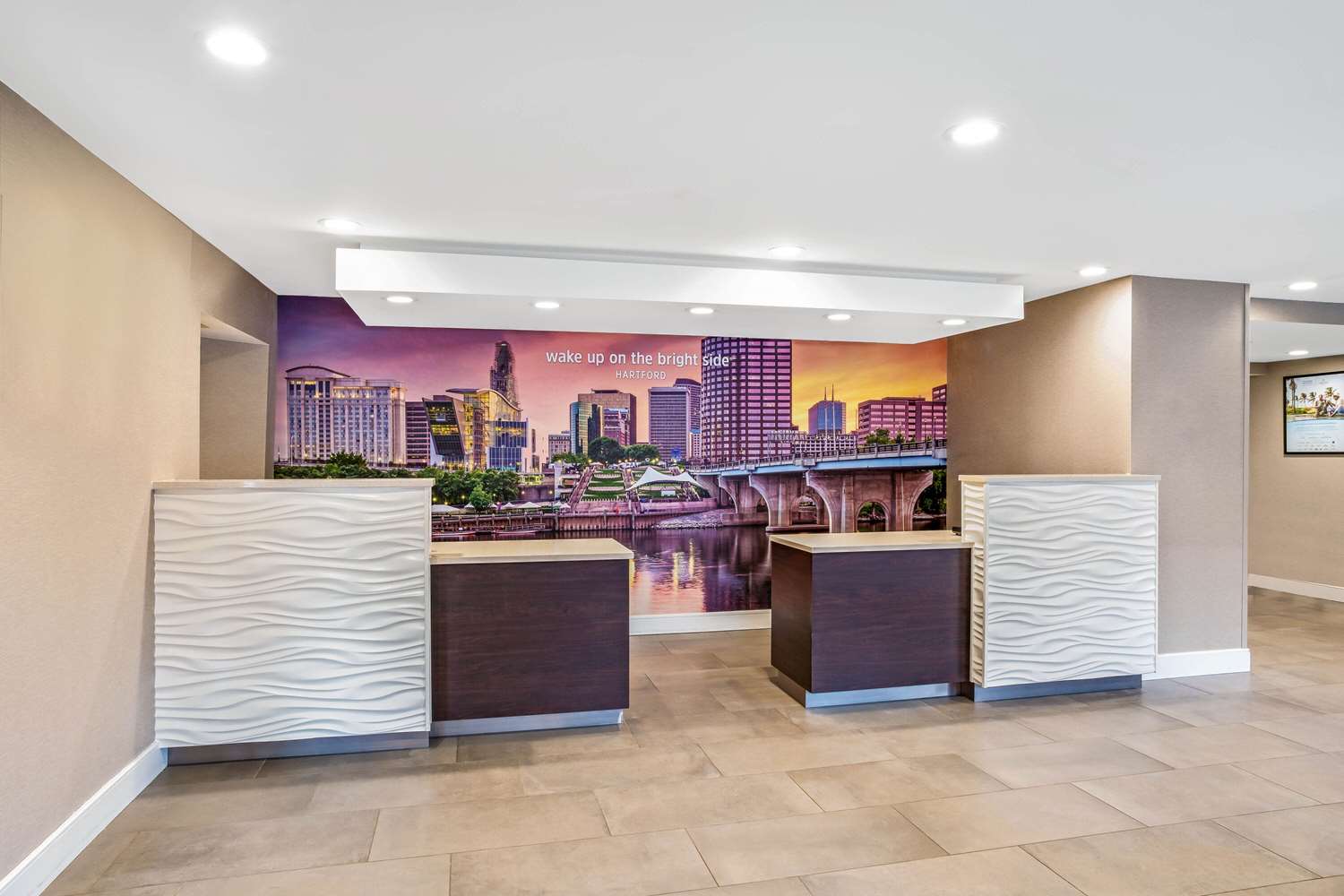 La Quinta Inn & Suites by Wyndham Hartford - Bradley Airport 9/47