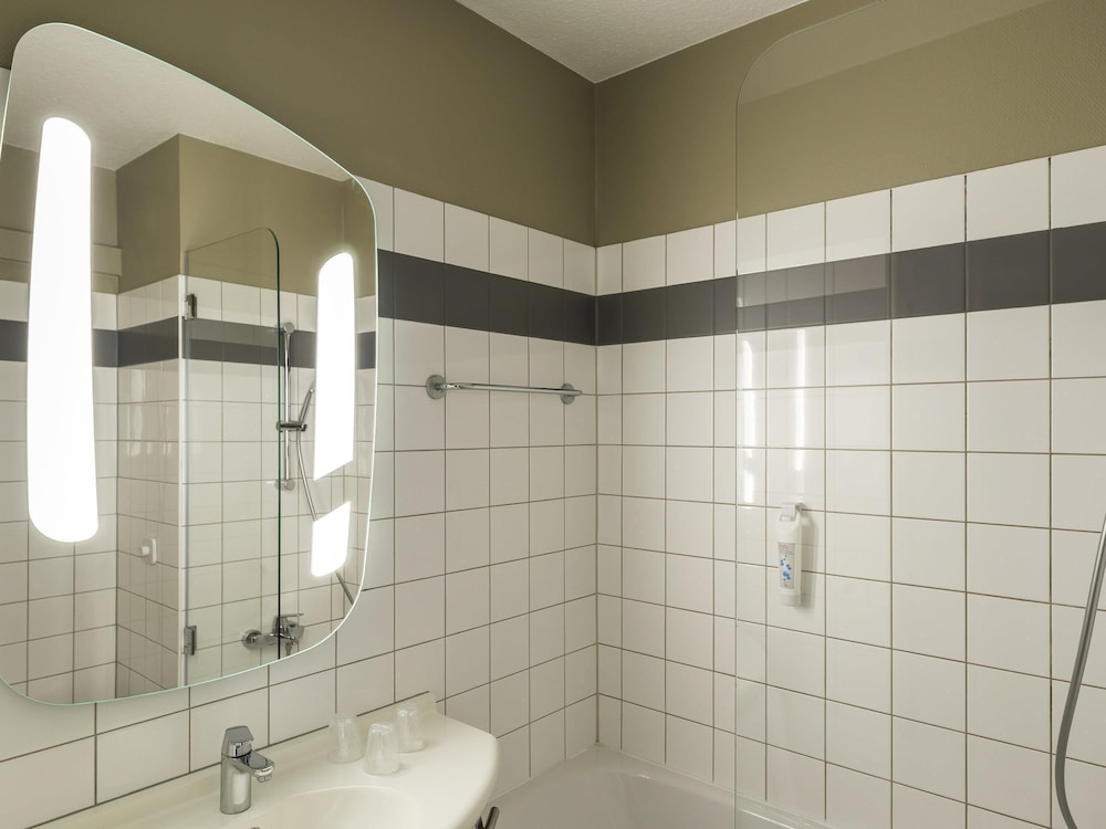 Ibis Colmar East Hotel 69/70