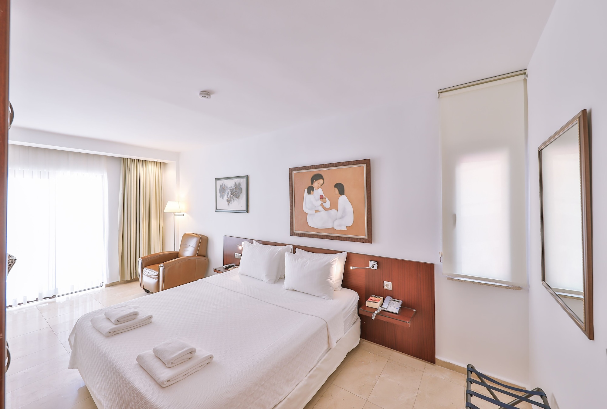 ROOM, DOUBLE BED, PARTIAL SEA VIEW