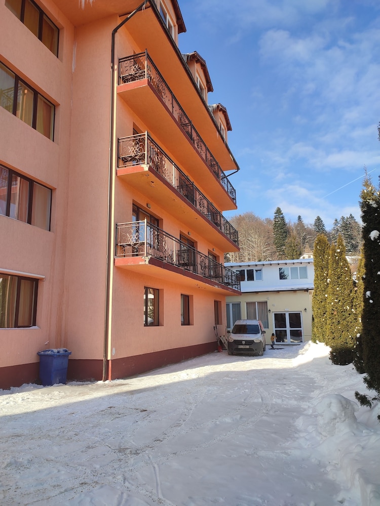 Hotel Iri 61/63