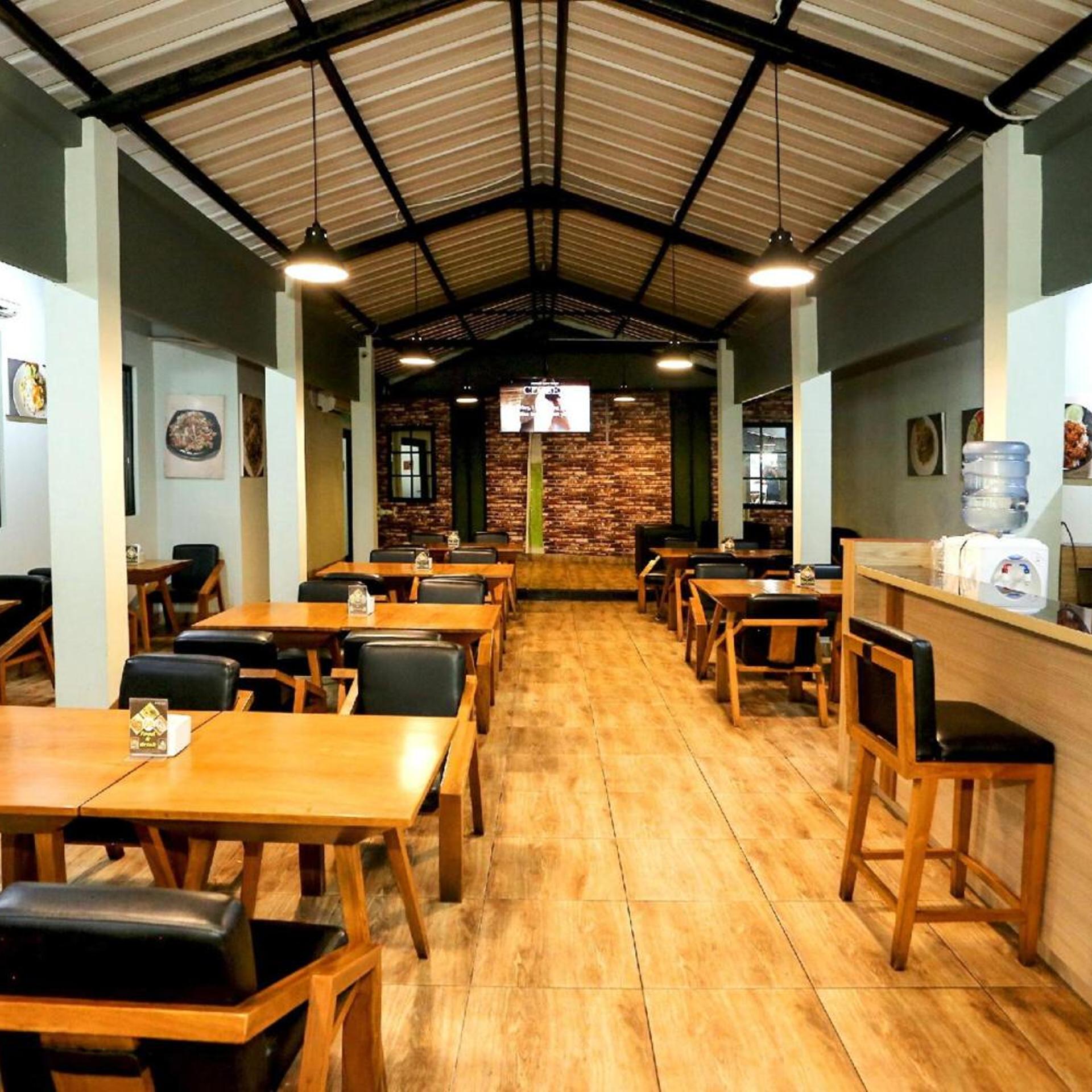 Super OYO Townhouse OAK Hotel Fiducia Pondok Gede 44/48