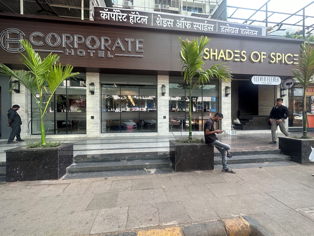 HOTEL CORPORATE 29/33