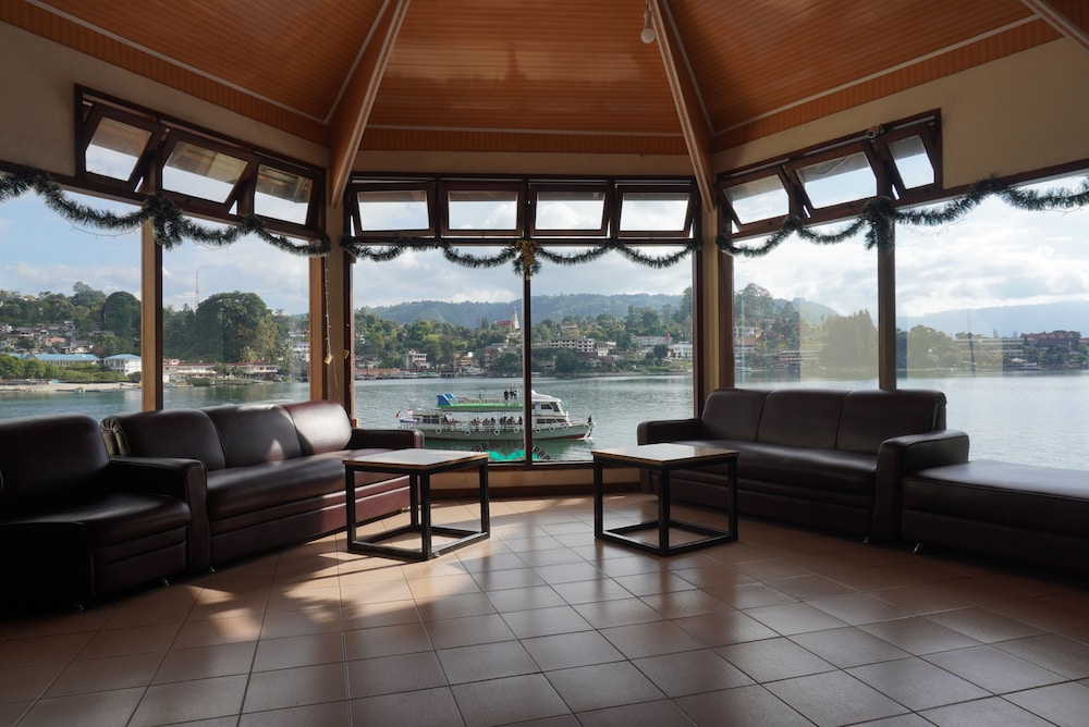 Siantar Hotel Parapat 32/44
