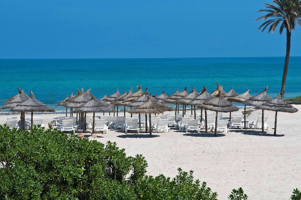 Radisson Blu Palace Resort and Thalasso 74/78