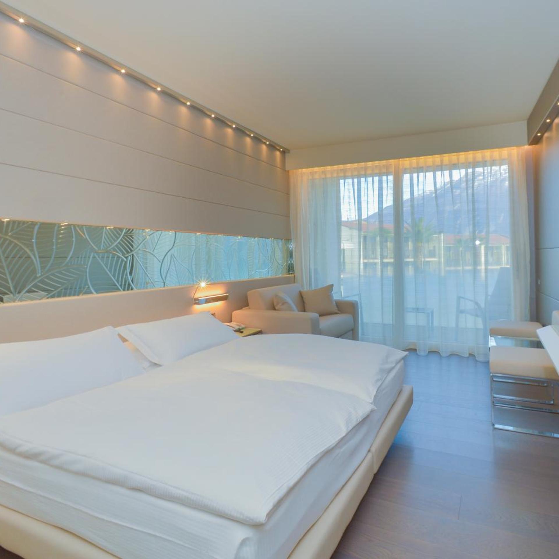 junior suite, partial lake view