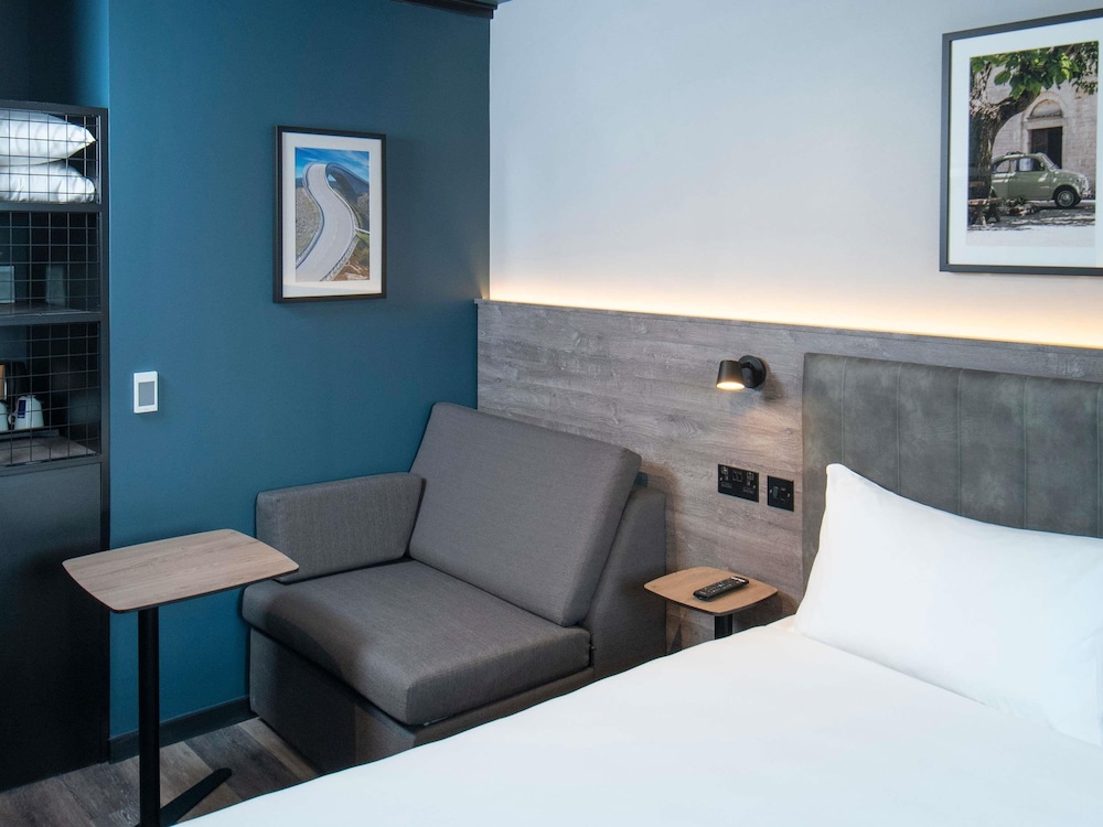 Ibis Styles London Gatwick Airport 47/64