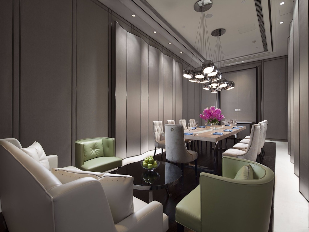 Hotel Golden Tulip Bund New Asia 44/53