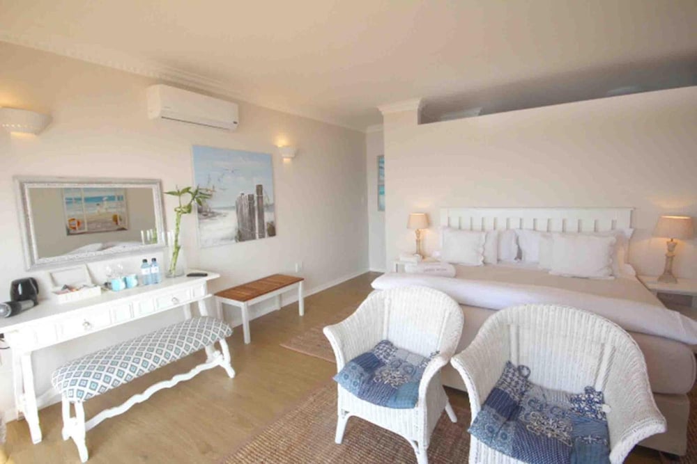 Fairlight Beach House 23/50