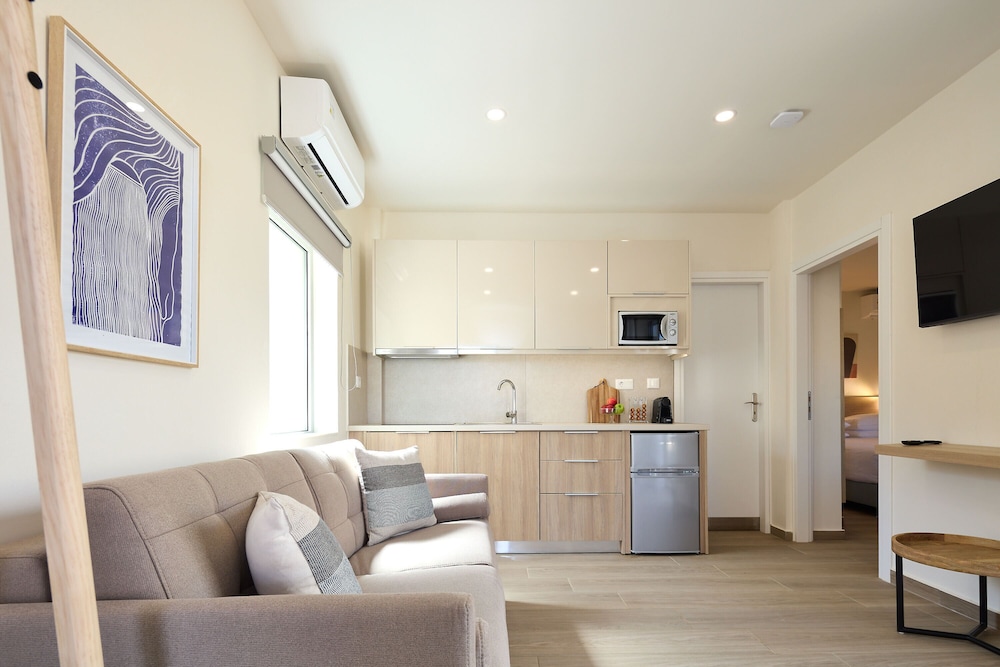 Villaggio Mare Suites 40/60