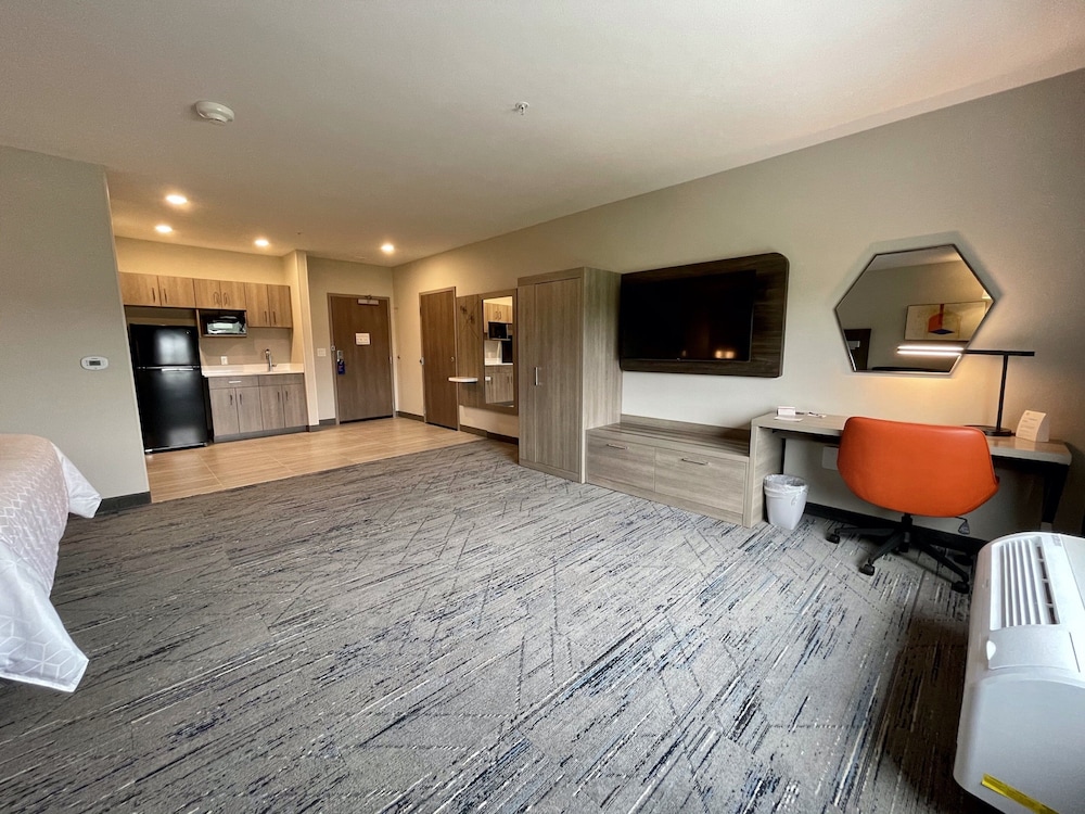 Holiday Inn Express & Suites Ft. Smith Airport, an IHG Hotel 36/75