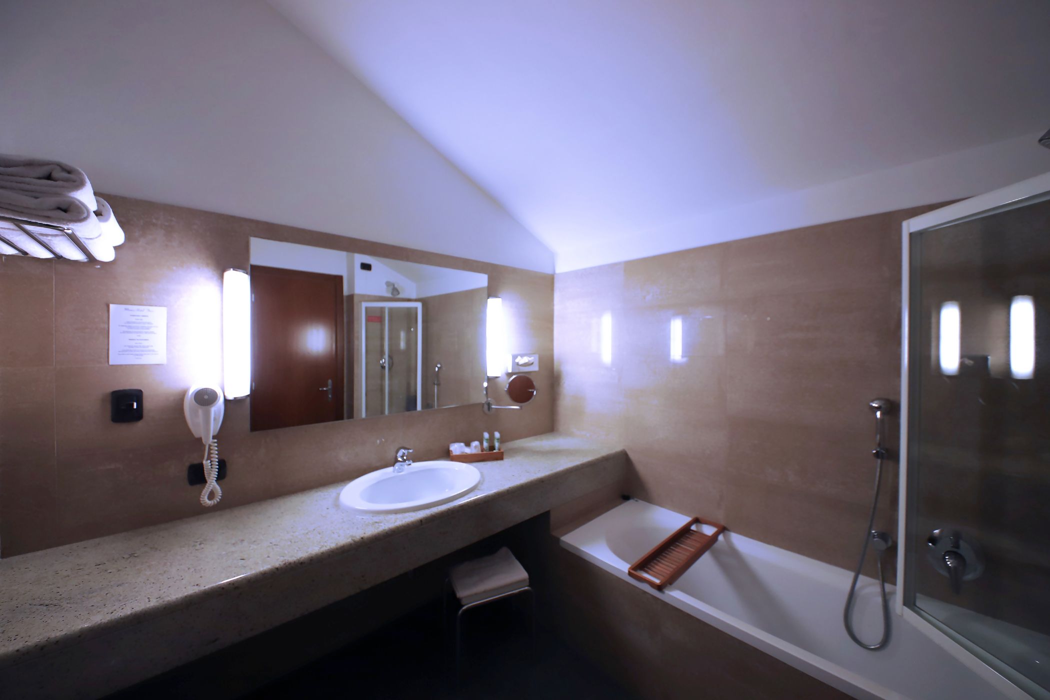 Monica Hotel Fiera 50/50