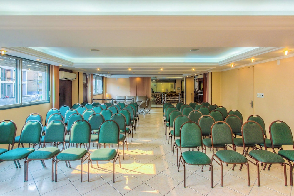 Imperatriz Hotel 33/41