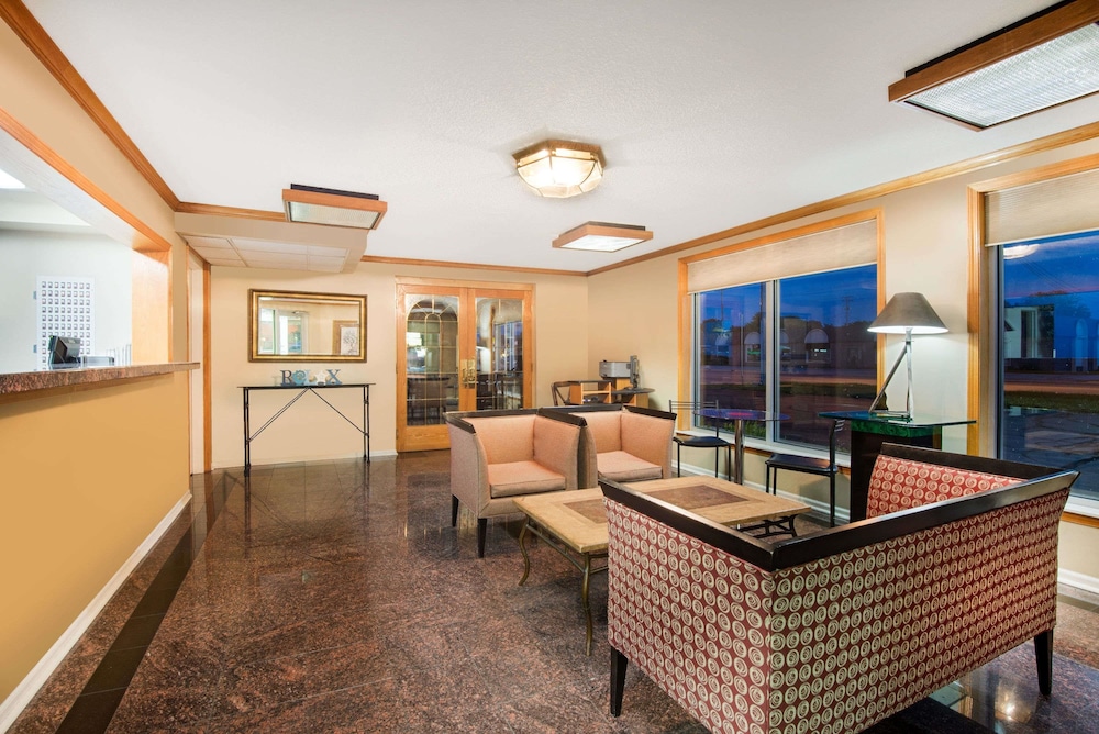 Baymont By Wyndham Sandusky 23/40