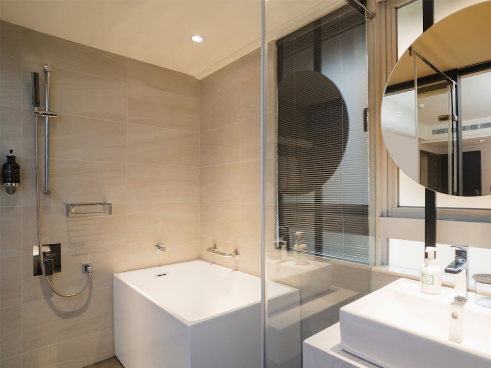 Royal Rose Hotel Zhongshan 42/44