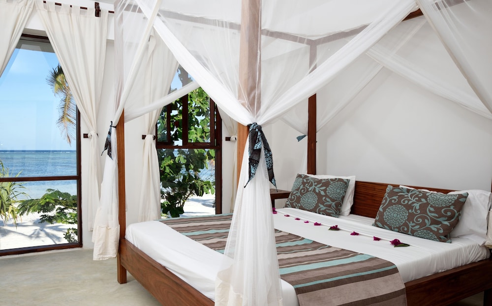 Indigo Beach Zanzibar 33/75