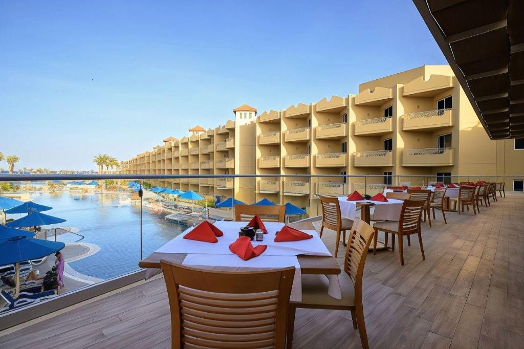 Amwaj Blue Beach Resort &amp; Spa 39/57